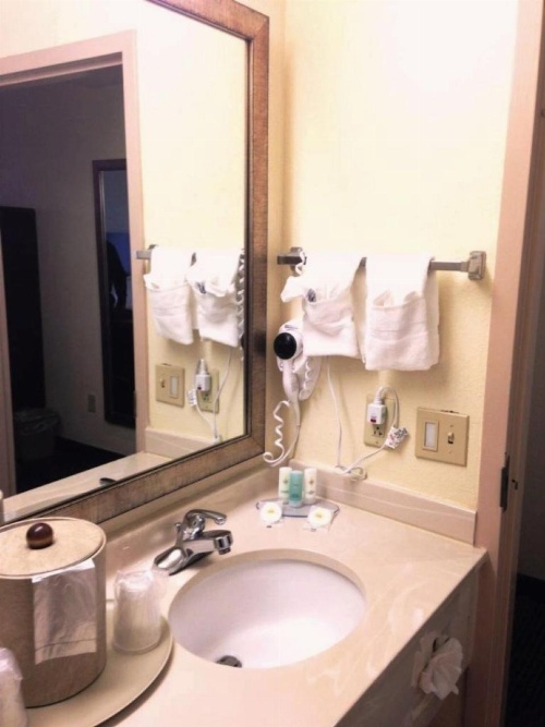 Comfort Inn & Suites Ft.Jackson Maingate image 1