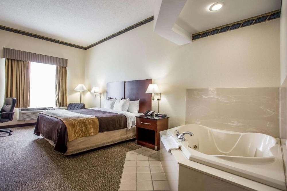 Comfort Inn & Suites Ft.Jackson Maingate Image 11